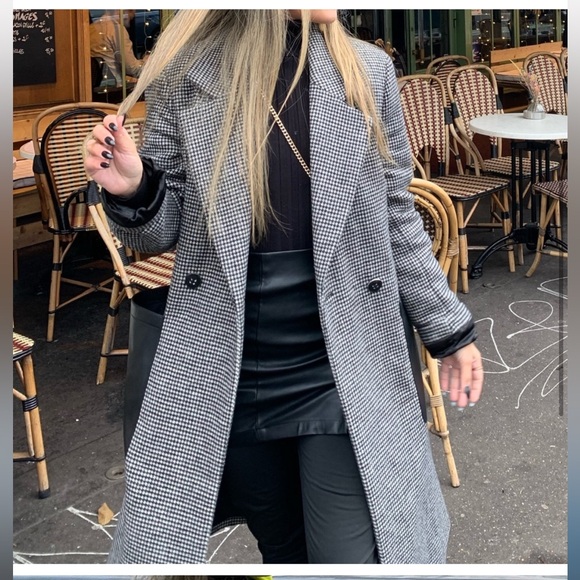 Calvin Klein
Faux-Leather-Pocket Houndstooth Maxi Coat - Picture 6 of 15